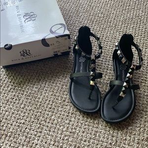 NWT Rock & Republic Gladiator Black/Silver Sandals
